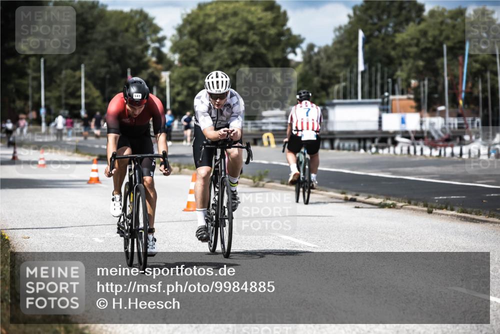 16.08.2026 - KN Förde Triathlon 2026 H.Heesch http://msf.ph/oto/9984885 16.08.2026 13:01:37 Radfahren 541, 575, 606, 710 meine-sportfotos.de