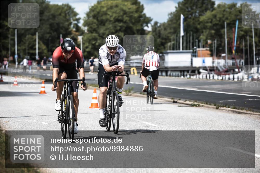 16.08.2026 - KN Förde Triathlon 2026 H.Heesch http://msf.ph/oto/9984886 16.08.2026 13:01:37 Radfahren 541, 575, 606, 710 meine-sportfotos.de