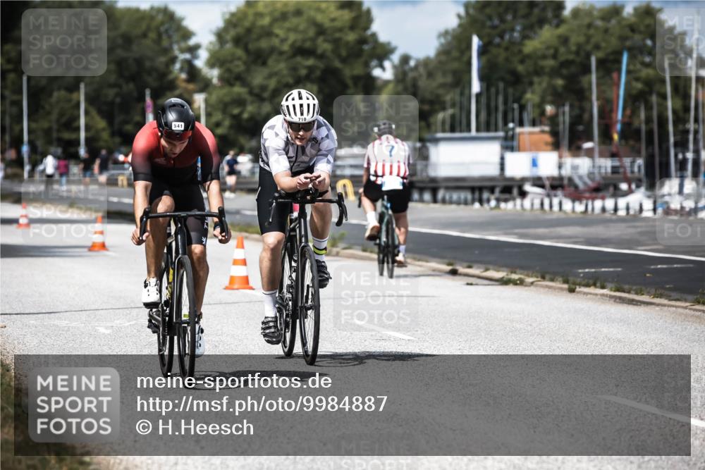 16.08.2026 - KN Förde Triathlon 2026 H.Heesch http://msf.ph/oto/9984887 16.08.2026 13:01:38 Radfahren 541, 575, 606, 703, 710 meine-sportfotos.de