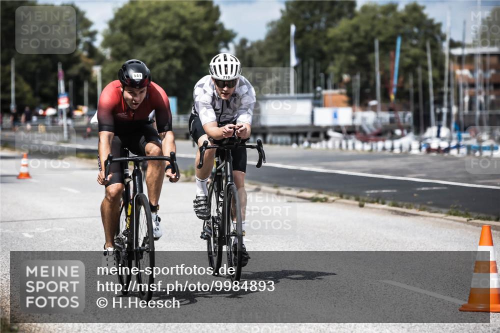 16.08.2026 - KN Förde Triathlon 2026 H.Heesch http://msf.ph/oto/9984893 16.08.2026 13:01:38 Radfahren 541, 575, 606, 703, 710 meine-sportfotos.de