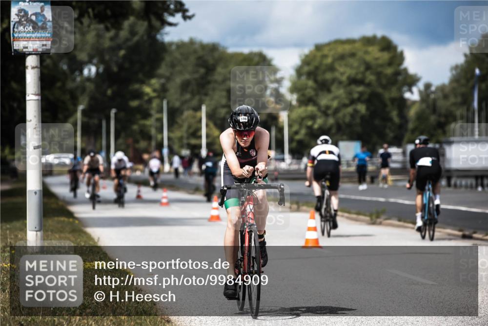 16.08.2026 - KN Förde Triathlon 2026 H.Heesch http://msf.ph/oto/9984909 16.08.2026 13:01:50 Radfahren 532, 598, 719, 733, 738 meine-sportfotos.de