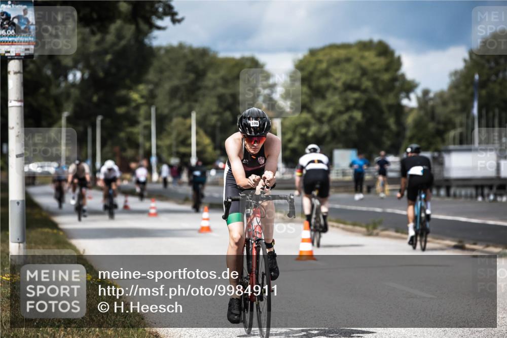 16.08.2026 - KN Förde Triathlon 2026 H.Heesch http://msf.ph/oto/9984911 16.08.2026 13:01:50 Radfahren 532, 598, 719, 733, 738 meine-sportfotos.de