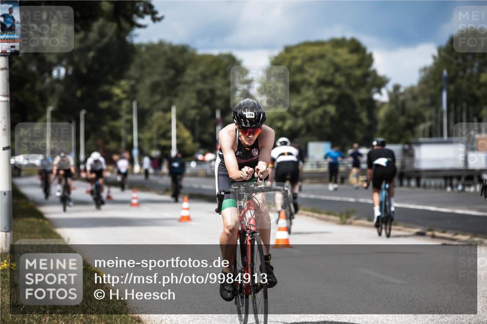 16.08.2026 - KN Förde Triathlon 2026 H.Heesch http://msf.ph/oto/9984913 16.08.2026 13:01:50 Radfahren 532, 598, 719, 733, 738 meine-sportfotos.de