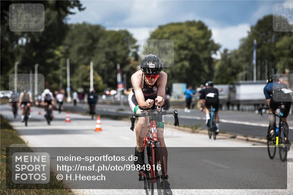 16.08.2026 - KN Förde Triathlon 2026 H.Heesch http://msf.ph/oto/9984916 16.08.2026 13:01:51 Radfahren 532, 598, 719, 733, 738 meine-sportfotos.de