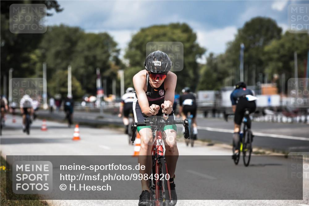 16.08.2026 - KN Förde Triathlon 2026 H.Heesch http://msf.ph/oto/9984920 16.08.2026 13:01:51 Radfahren 532, 598, 719, 733, 738 meine-sportfotos.de