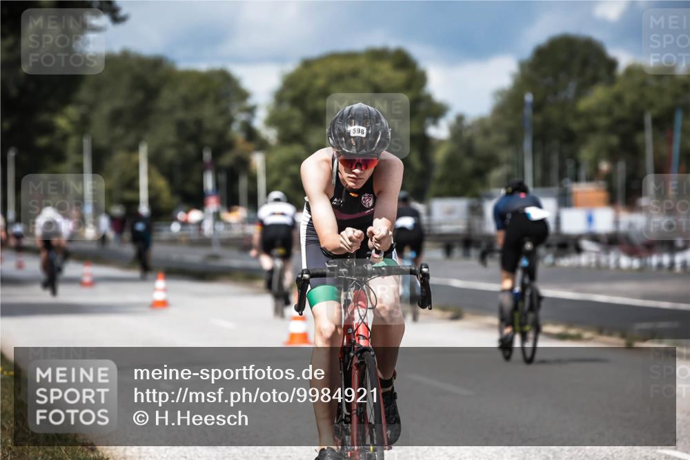 16.08.2026 - KN Förde Triathlon 2026 H.Heesch http://msf.ph/oto/9984921 16.08.2026 13:01:51 Radfahren 532, 598, 719, 733, 738 meine-sportfotos.de
