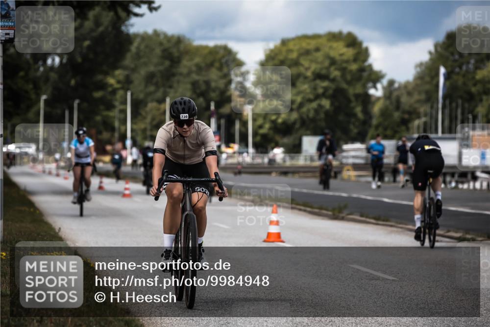 16.08.2026 - KN Förde Triathlon 2026 H.Heesch http://msf.ph/oto/9984948 16.08.2026 13:01:56 Radfahren 532, 719, 730, 731, 738 meine-sportfotos.de