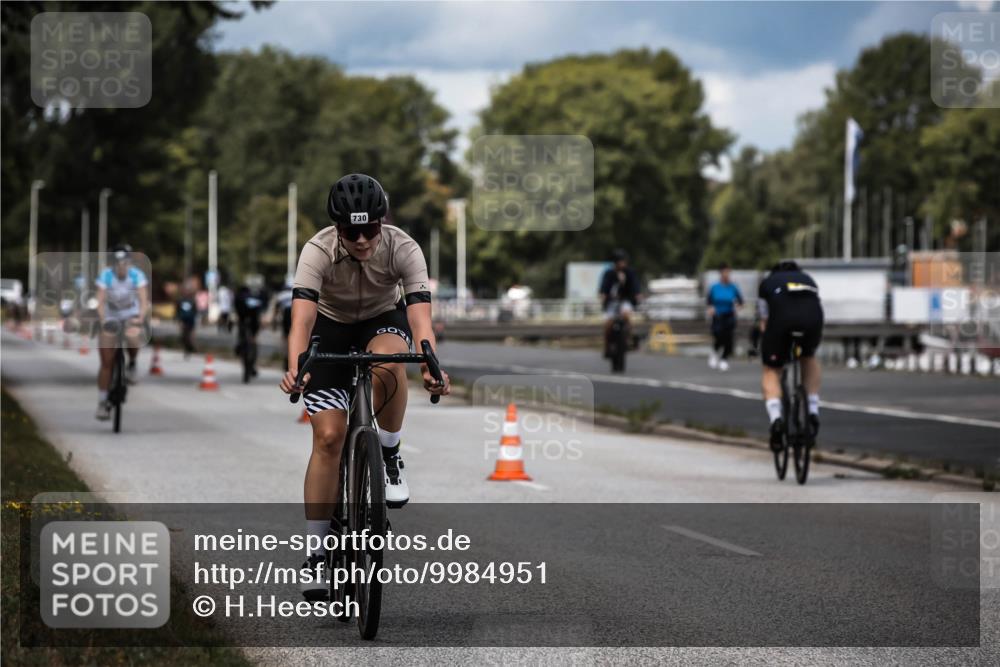 16.08.2026 - KN Förde Triathlon 2026 H.Heesch http://msf.ph/oto/9984951 16.08.2026 13:01:56 Radfahren 532, 719, 730, 731, 738 meine-sportfotos.de