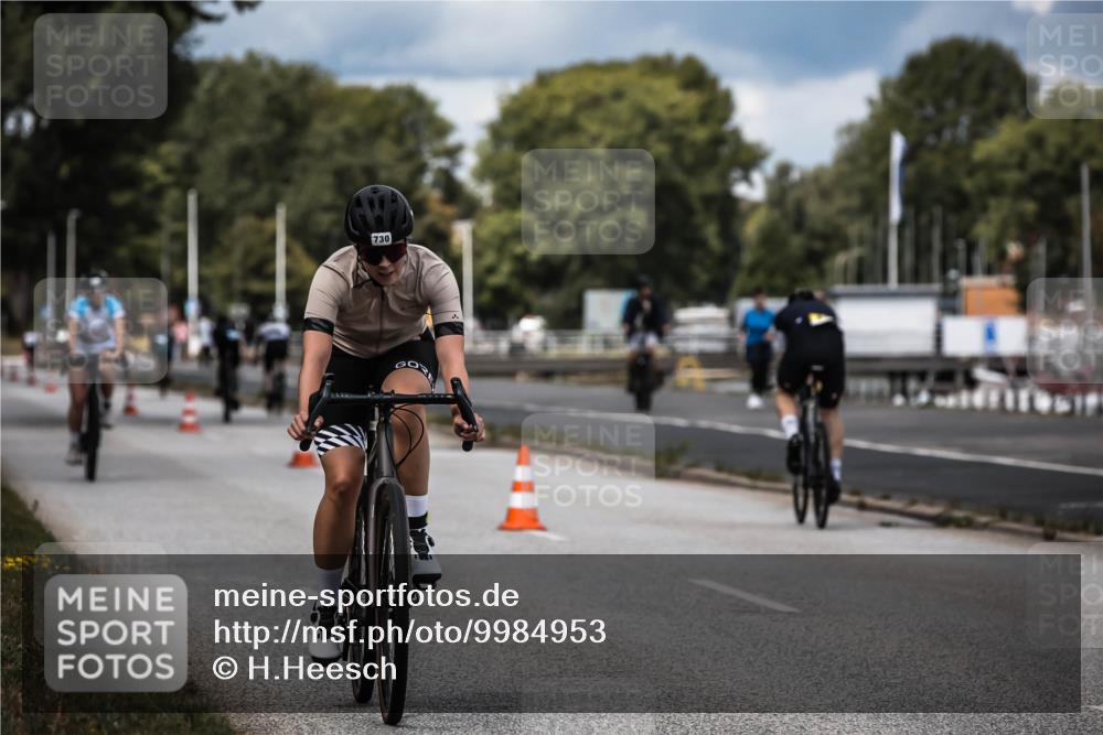 16.08.2026 - KN Förde Triathlon 2026 H.Heesch http://msf.ph/oto/9984953 16.08.2026 13:01:56 Radfahren 532, 719, 730, 731, 738 meine-sportfotos.de