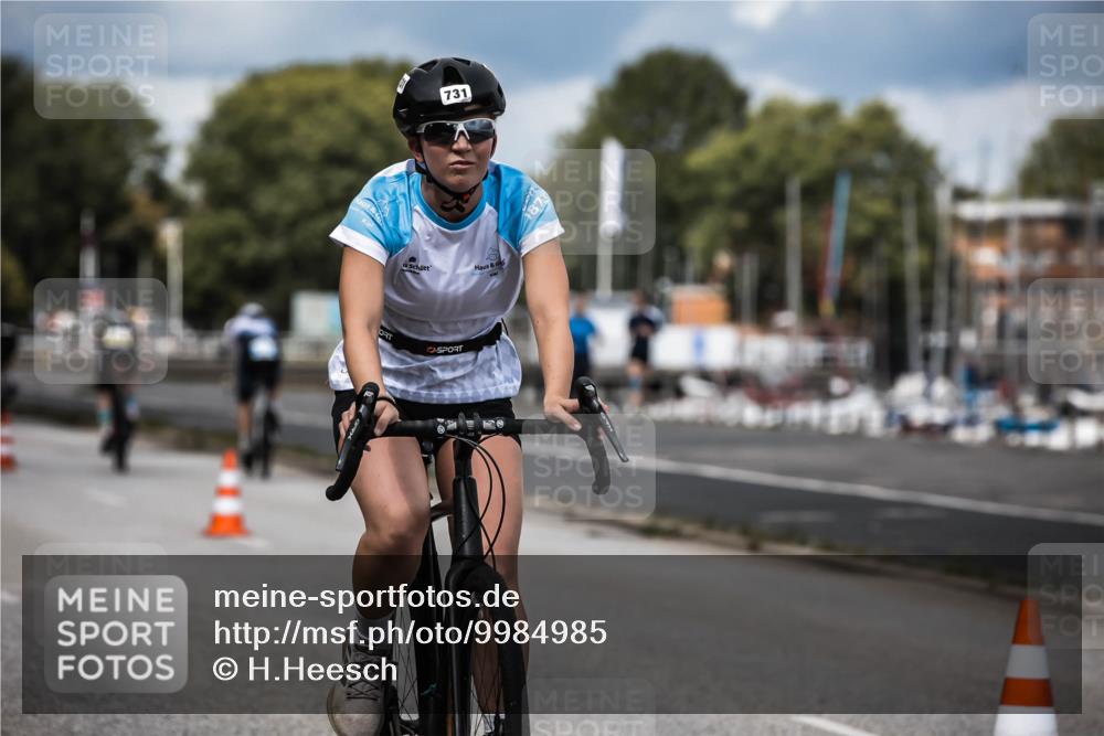 16.08.2026 - KN Förde Triathlon 2026 H.Heesch http://msf.ph/oto/9984985 16.08.2026 13:02:01 Radfahren 717, 731 meine-sportfotos.de
