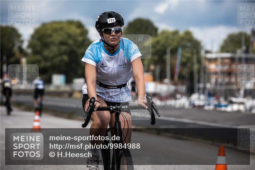 16.08.2026 - KN Förde Triathlon 2026 H.Heesch http://msf.ph/oto/9984988 16.08.2026 13:02:01 Radfahren 717, 731 meine-sportfotos.de