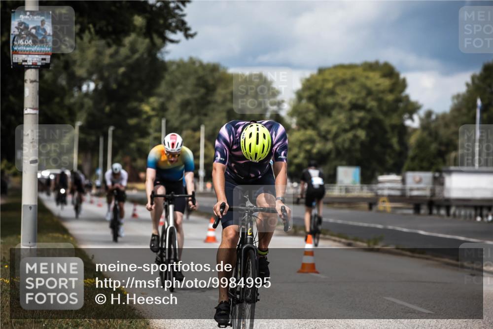 16.08.2026 - KN Förde Triathlon 2026 H.Heesch http://msf.ph/oto/9984995 16.08.2026 13:02:17 Radfahren 553, 555, 558, 732 meine-sportfotos.de