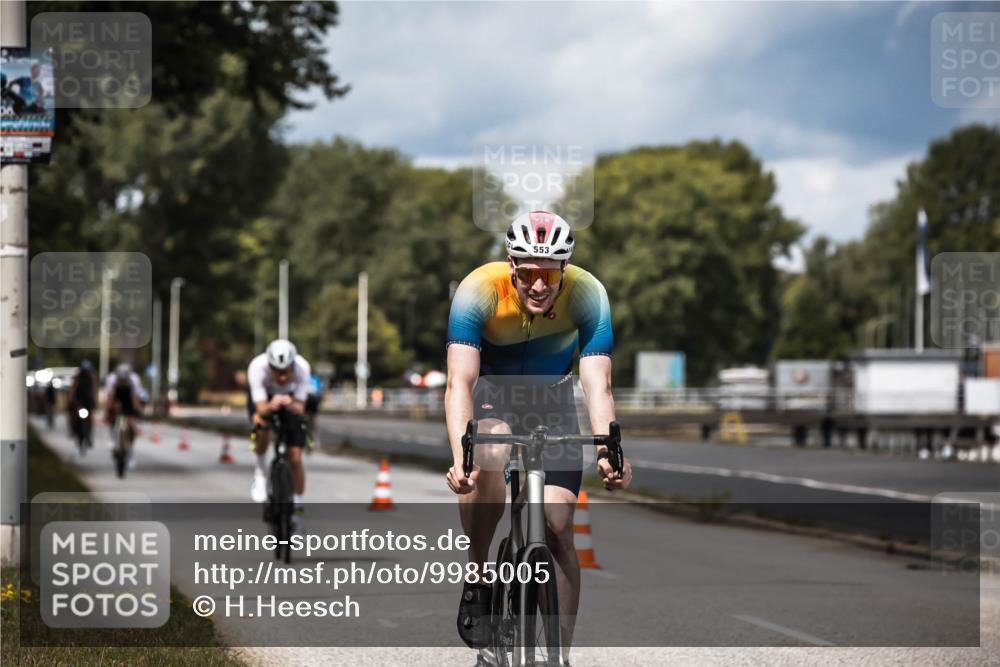 16.08.2026 - KN Förde Triathlon 2026 H.Heesch http://msf.ph/oto/9985005 16.08.2026 13:02:19 Radfahren 553, 555, 558, 559, 732, 742 meine-sportfotos.de
