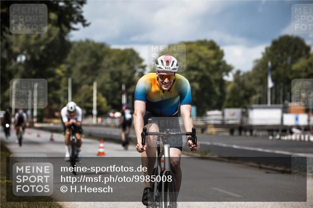 16.08.2026 - KN Förde Triathlon 2026 H.Heesch http://msf.ph/oto/9985008 16.08.2026 13:02:19 Radfahren 553, 555, 558, 559, 732, 742 meine-sportfotos.de