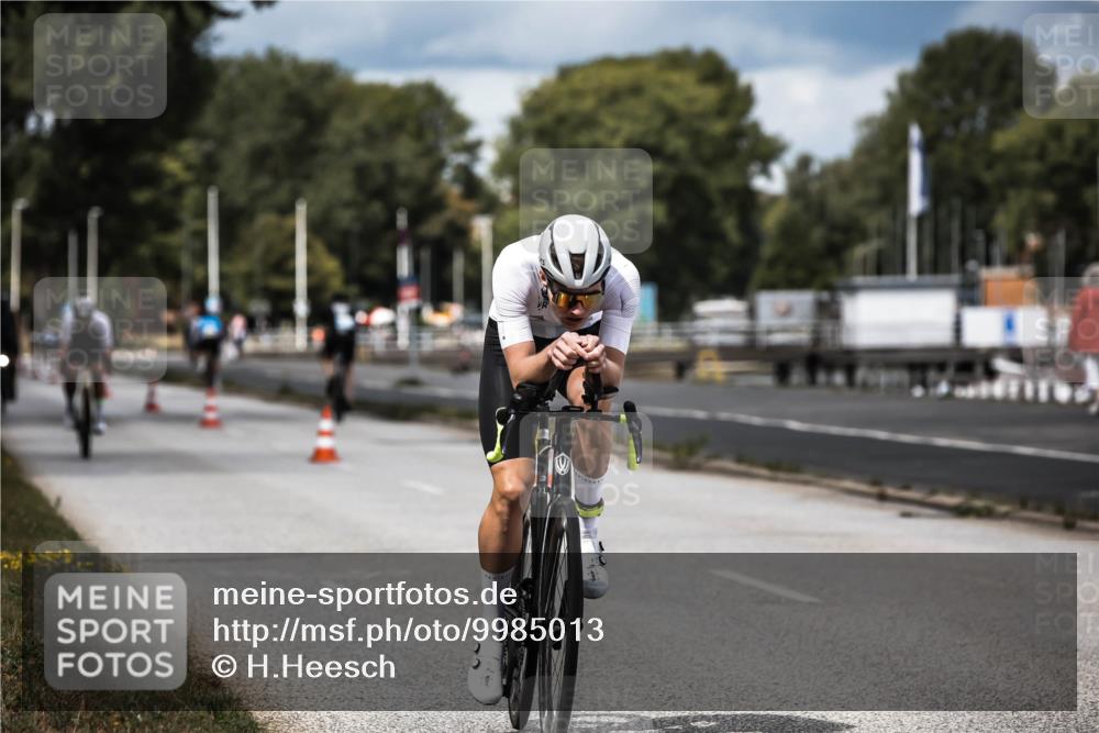 16.08.2026 - KN Förde Triathlon 2026 H.Heesch http://msf.ph/oto/9985013 16.08.2026 13:02:20 Radfahren 553, 555, 558, 559, 732, 742 meine-sportfotos.de