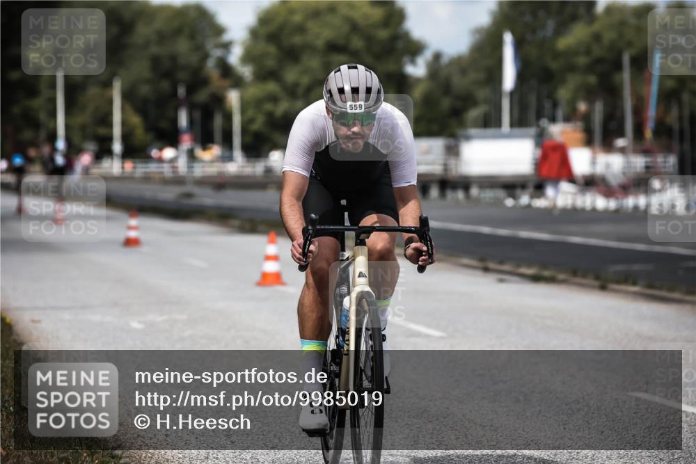16.08.2026 - KN Förde Triathlon 2026 H.Heesch http://msf.ph/oto/9985019 16.08.2026 13:02:24 Radfahren 555, 559, 705, 742 meine-sportfotos.de