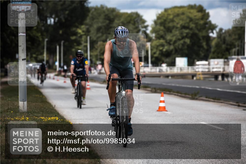 16.08.2026 - KN Förde Triathlon 2026 H.Heesch http://msf.ph/oto/9985034 16.08.2026 13:02:29 Radfahren 506, 604, 705, 708 meine-sportfotos.de