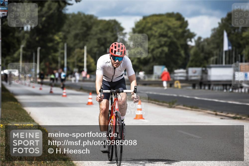 16.08.2026 - KN Förde Triathlon 2026 H.Heesch http://msf.ph/oto/9985098 16.08.2026 13:02:44 Radfahren 502, 557, 701, 707 meine-sportfotos.de