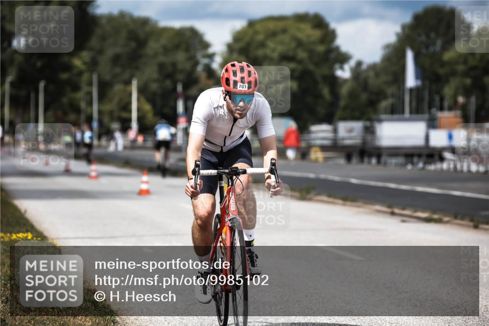 16.08.2026 - KN Förde Triathlon 2026 H.Heesch http://msf.ph/oto/9985102 16.08.2026 13:02:45 Radfahren 557, 701, 707 meine-sportfotos.de