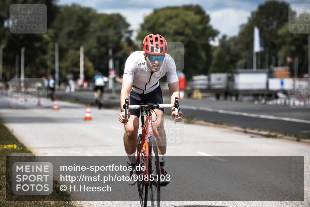 16.08.2026 - KN Förde Triathlon 2026 H.Heesch http://msf.ph/oto/9985103 16.08.2026 13:02:45 Radfahren 557, 701, 707 meine-sportfotos.de