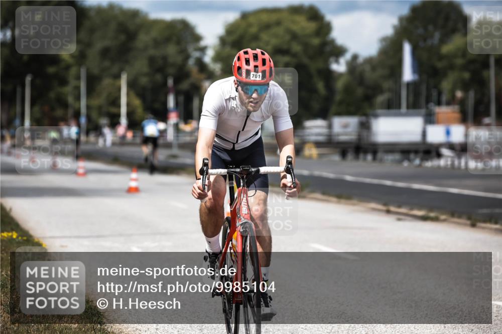 16.08.2026 - KN Förde Triathlon 2026 H.Heesch http://msf.ph/oto/9985104 16.08.2026 13:02:45 Radfahren 557, 701, 707 meine-sportfotos.de