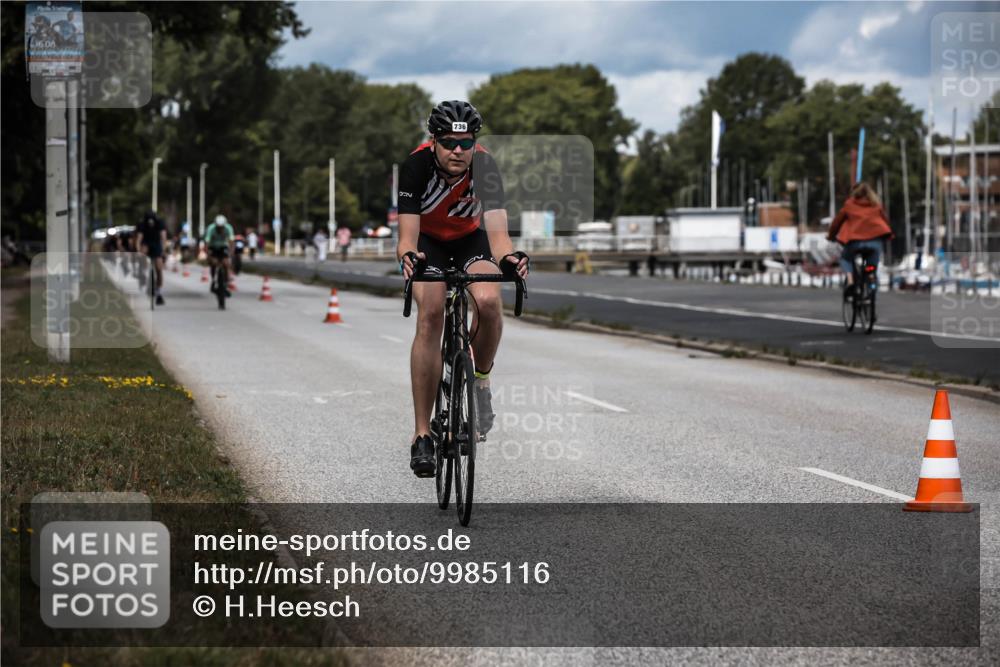 16.08.2026 - KN Förde Triathlon 2026 H.Heesch http://msf.ph/oto/9985116 16.08.2026 13:03:00 Radfahren 512, 587, 702, 736 meine-sportfotos.de