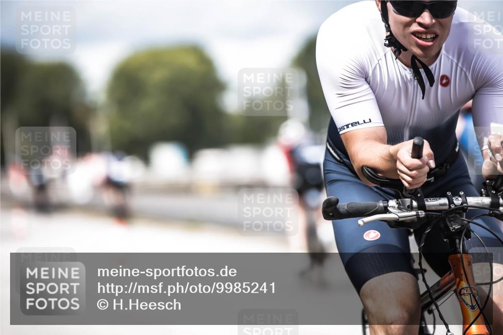 16.08.2026 - KN Förde Triathlon 2026 H.Heesch http://msf.ph/oto/9985241 16.08.2026 13:03:42 Radfahren 546, 548, 567, 585, 734, 739 meine-sportfotos.de
