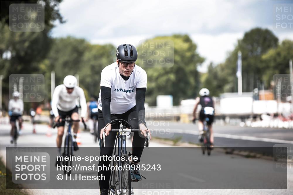 16.08.2026 - KN Förde Triathlon 2026 H.Heesch http://msf.ph/oto/9985243 16.08.2026 13:03:46 Radfahren 561, 567, 580, 585, 726, 734, 739 meine-sportfotos.de