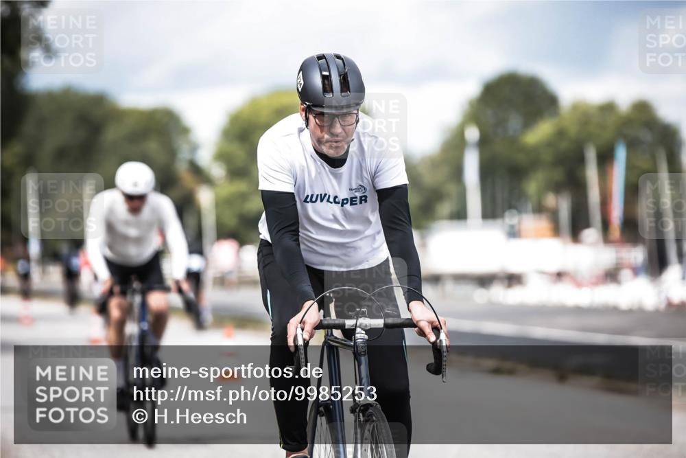 16.08.2026 - KN Förde Triathlon 2026 H.Heesch http://msf.ph/oto/9985253 16.08.2026 13:03:46 Radfahren 561, 567, 580, 585, 726, 734, 739 meine-sportfotos.de