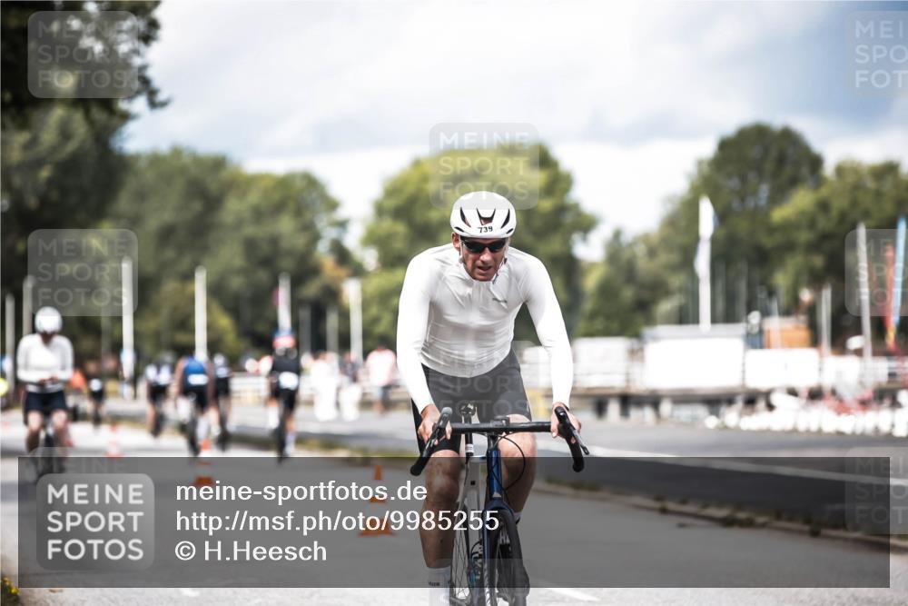 16.08.2026 - KN Förde Triathlon 2026 H.Heesch http://msf.ph/oto/9985255 16.08.2026 13:03:47 Radfahren 561, 580, 585, 726, 734, 739 meine-sportfotos.de