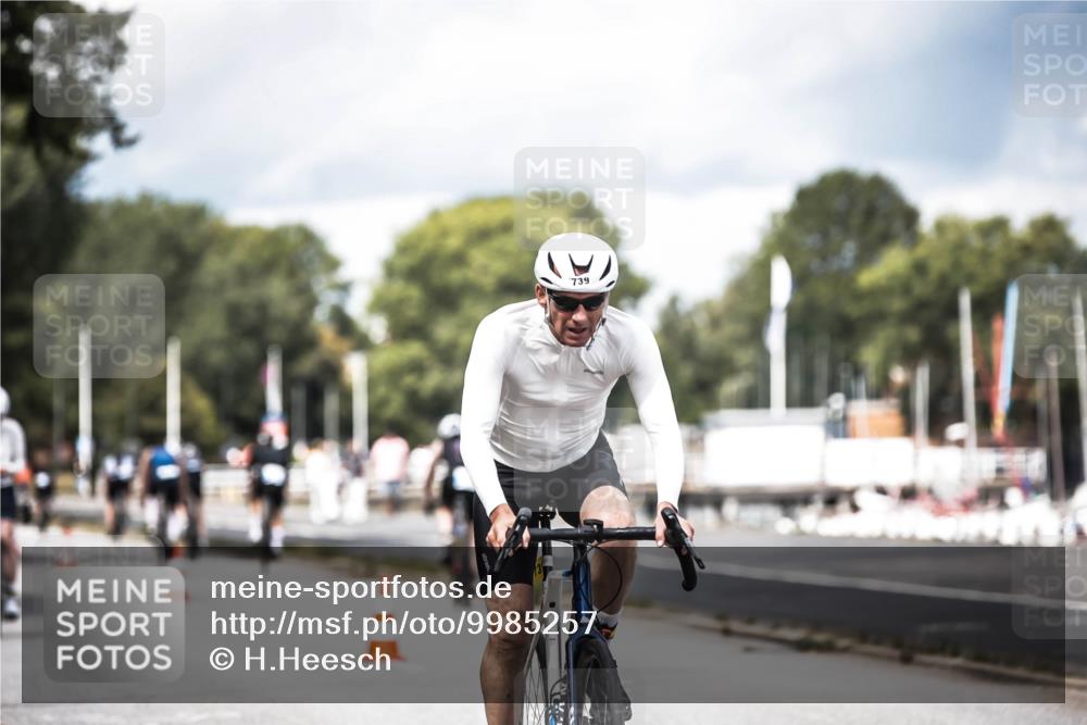 16.08.2026 - KN Förde Triathlon 2026 H.Heesch http://msf.ph/oto/9985257 16.08.2026 13:03:47 Radfahren 561, 580, 585, 726, 734, 739 meine-sportfotos.de