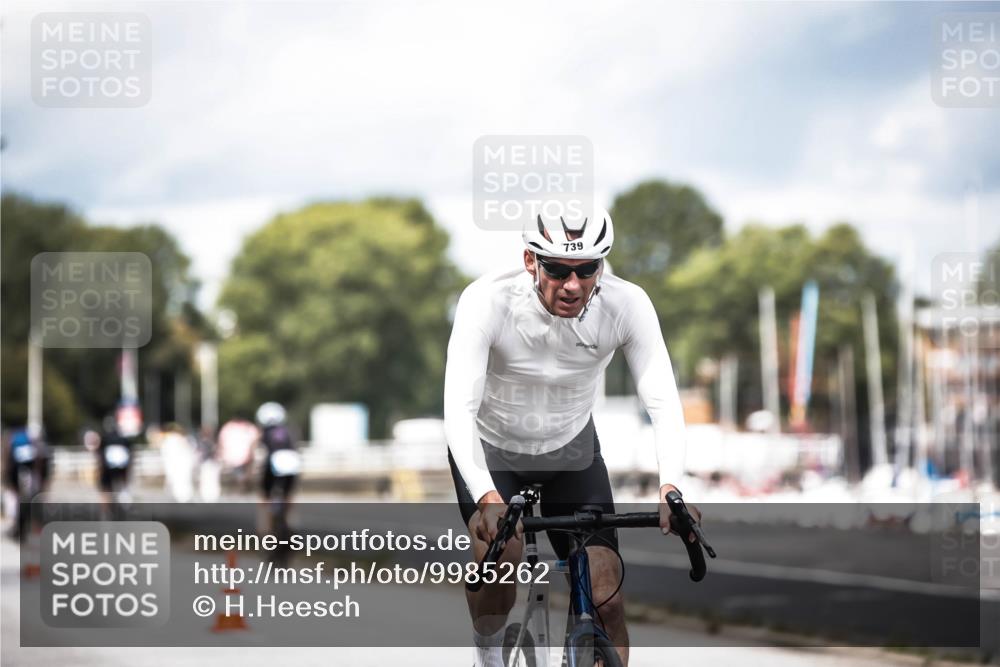 16.08.2026 - KN Förde Triathlon 2026 H.Heesch http://msf.ph/oto/9985262 16.08.2026 13:03:47 Radfahren 561, 580, 585, 726, 734, 739 meine-sportfotos.de