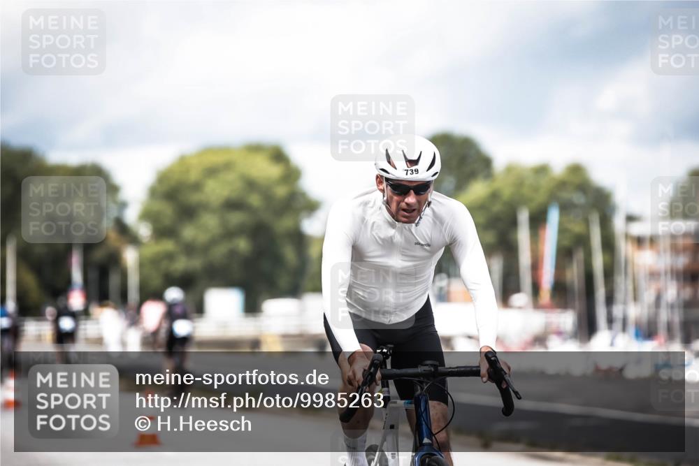 16.08.2026 - KN Förde Triathlon 2026 H.Heesch http://msf.ph/oto/9985263 16.08.2026 13:03:47 Radfahren 561, 580, 585, 726, 734, 739 meine-sportfotos.de