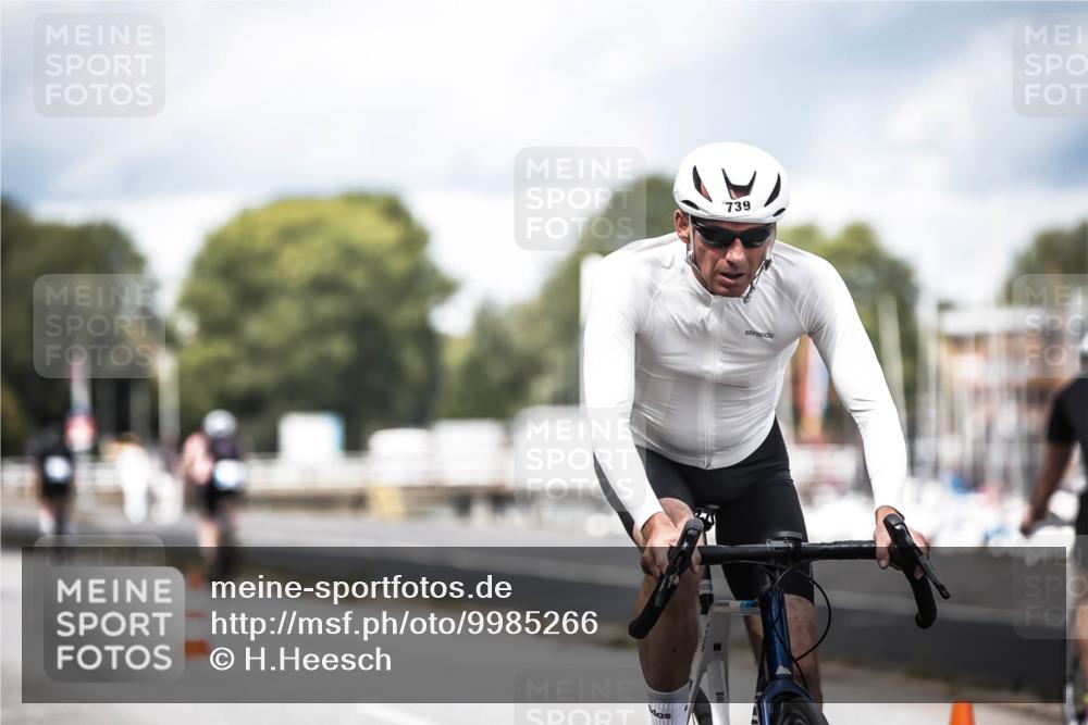 16.08.2026 - KN Förde Triathlon 2026 H.Heesch http://msf.ph/oto/9985266 16.08.2026 13:03:47 Radfahren 561, 580, 585, 726, 734, 739 meine-sportfotos.de
