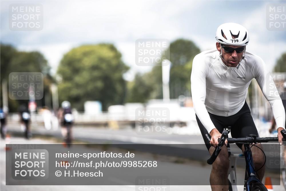 16.08.2026 - KN Förde Triathlon 2026 H.Heesch http://msf.ph/oto/9985268 16.08.2026 13:03:47 Radfahren 561, 580, 585, 726, 734, 739 meine-sportfotos.de
