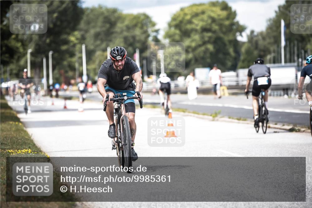 16.08.2026 - KN Förde Triathlon 2026 H.Heesch http://msf.ph/oto/9985361 16.08.2026 13:04:16 Radfahren 571, 606, 721 meine-sportfotos.de