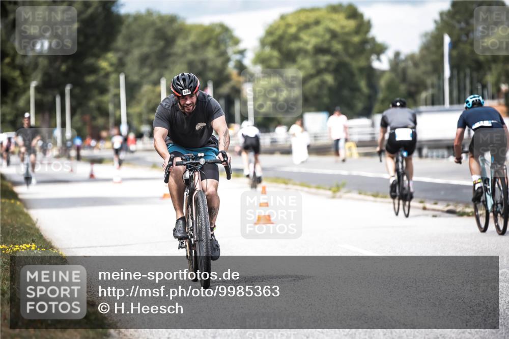 16.08.2026 - KN Förde Triathlon 2026 H.Heesch http://msf.ph/oto/9985363 16.08.2026 13:04:16 Radfahren 571, 606, 721 meine-sportfotos.de