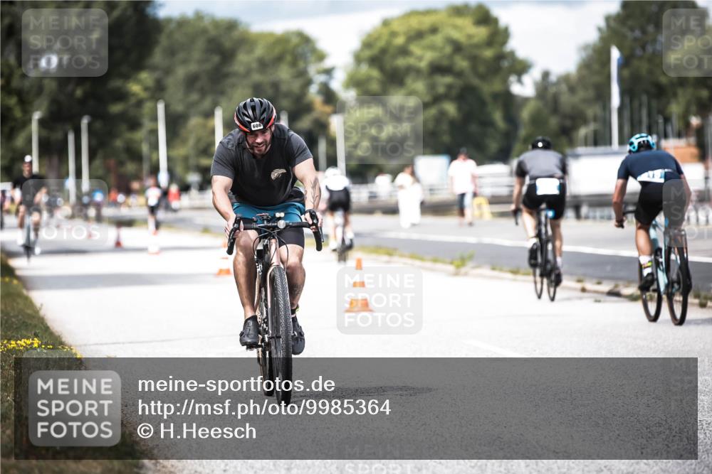16.08.2026 - KN Förde Triathlon 2026 H.Heesch http://msf.ph/oto/9985364 16.08.2026 13:04:16 Radfahren 571, 606, 721 meine-sportfotos.de