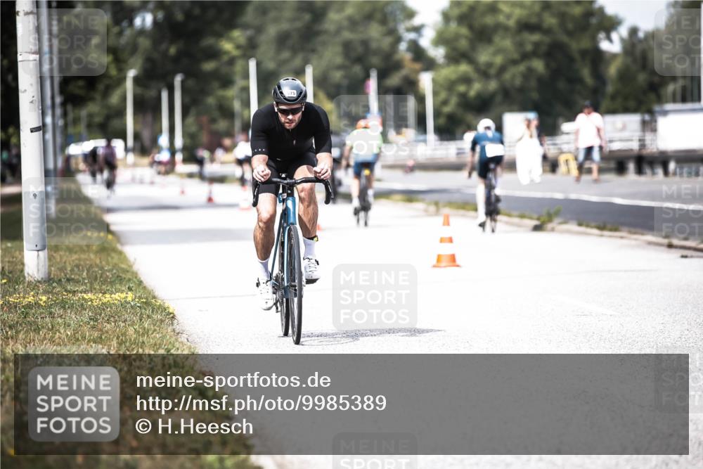 16.08.2026 - KN Förde Triathlon 2026 H.Heesch http://msf.ph/oto/9985389 16.08.2026 13:04:22 Radfahren 575 meine-sportfotos.de