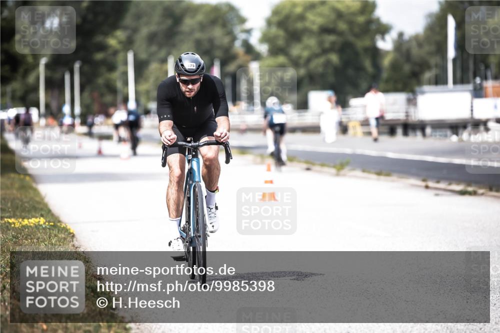 16.08.2026 - KN Förde Triathlon 2026 H.Heesch http://msf.ph/oto/9985398 16.08.2026 13:04:22 Radfahren 575 meine-sportfotos.de