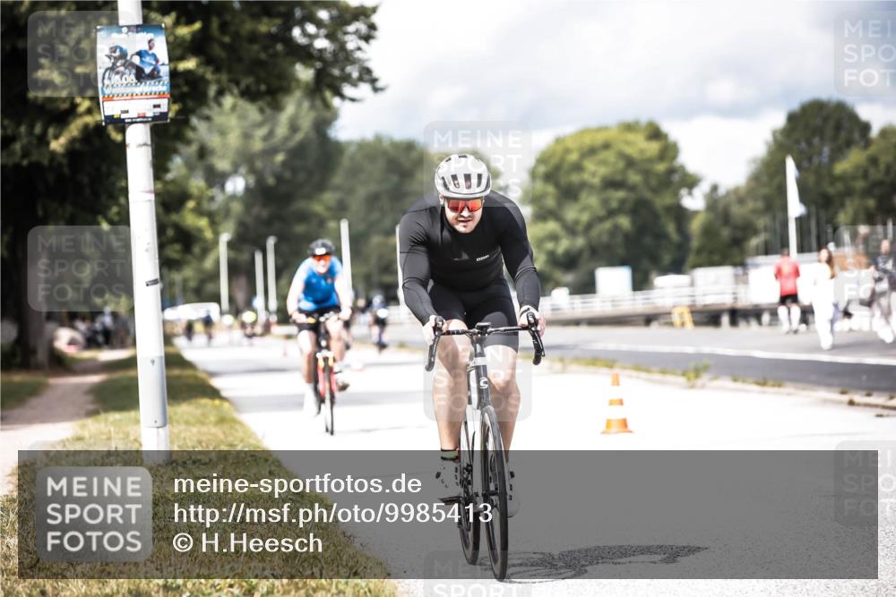 16.08.2026 - KN Förde Triathlon 2026 H.Heesch http://msf.ph/oto/9985413 16.08.2026 13:04:45 Radfahren 555, 705, 717 meine-sportfotos.de