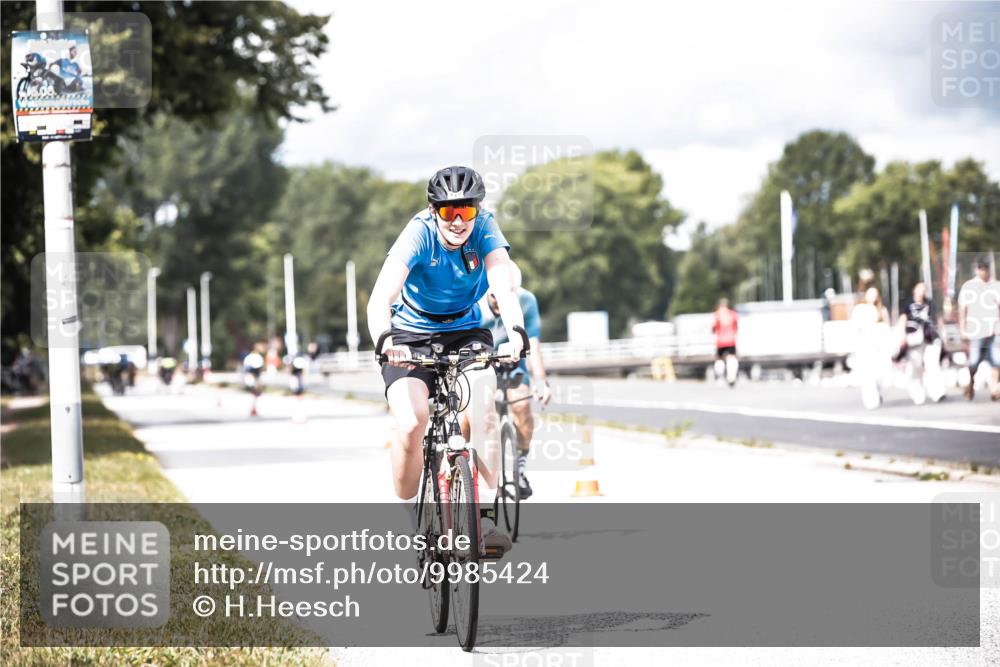 16.08.2026 - KN Förde Triathlon 2026 H.Heesch http://msf.ph/oto/9985424 16.08.2026 13:04:48 Radfahren 555, 705, 717 meine-sportfotos.de