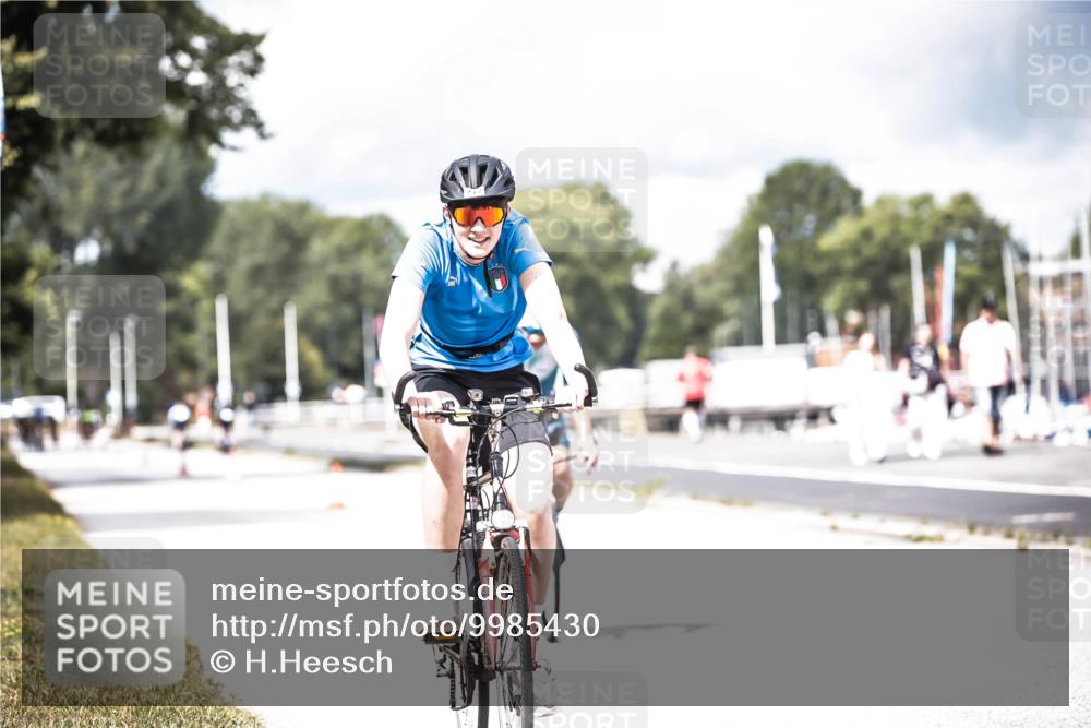 16.08.2026 - KN Förde Triathlon 2026 H.Heesch http://msf.ph/oto/9985430 16.08.2026 13:04:48 Radfahren 555, 705, 717 meine-sportfotos.de
