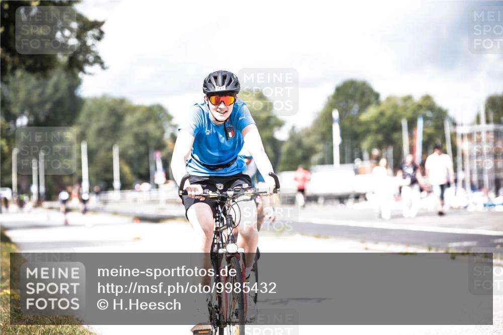 16.08.2026 - KN Förde Triathlon 2026 H.Heesch http://msf.ph/oto/9985432 16.08.2026 13:04:48 Radfahren 555, 705, 717 meine-sportfotos.de
