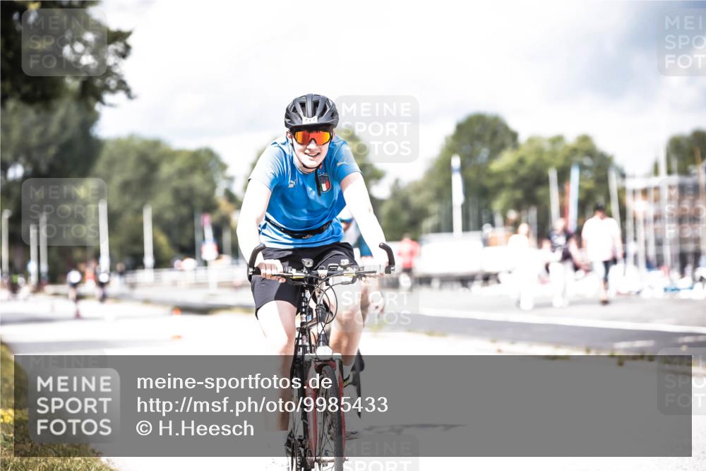 16.08.2026 - KN Förde Triathlon 2026 H.Heesch http://msf.ph/oto/9985433 16.08.2026 13:04:48 Radfahren 555, 705, 717 meine-sportfotos.de