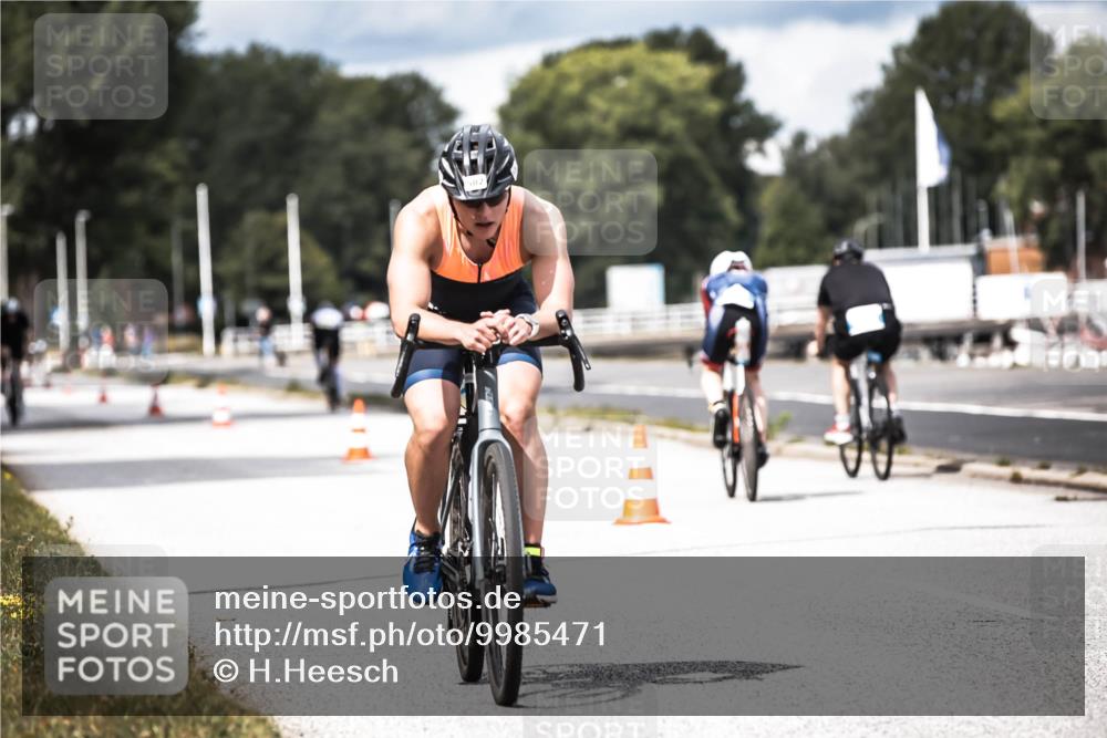 16.08.2026 - KN Förde Triathlon 2026 H.Heesch http://msf.ph/oto/9985471 16.08.2026 13:05:06 Radfahren 196, 502, 508, 708, 740, 742 meine-sportfotos.de