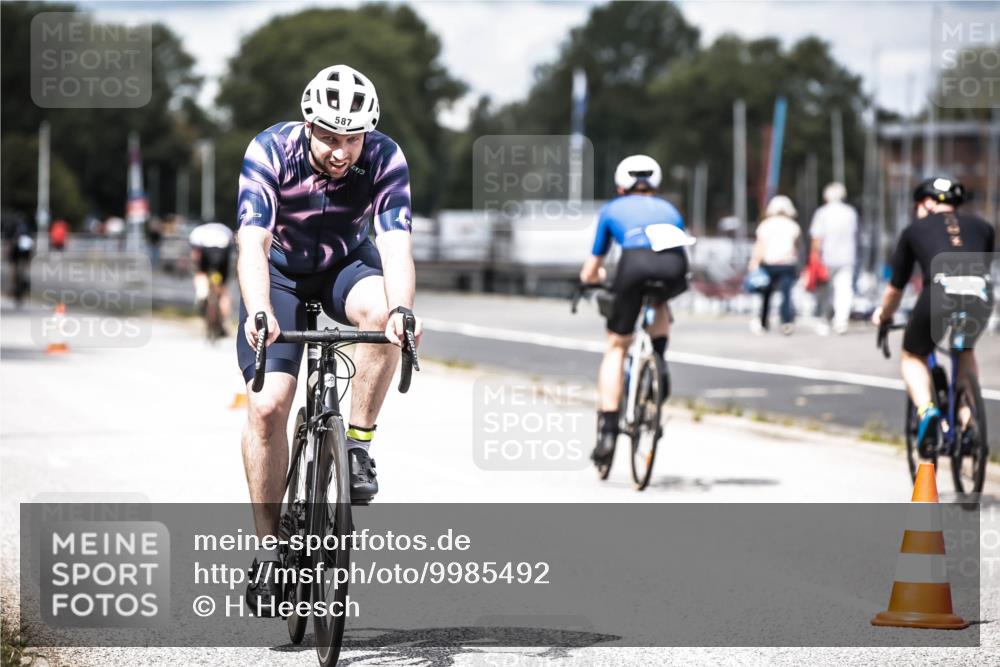 16.08.2026 - KN Förde Triathlon 2026 H.Heesch http://msf.ph/oto/9985492 16.08.2026 13:05:23 Radfahren 511, 579, 587 meine-sportfotos.de