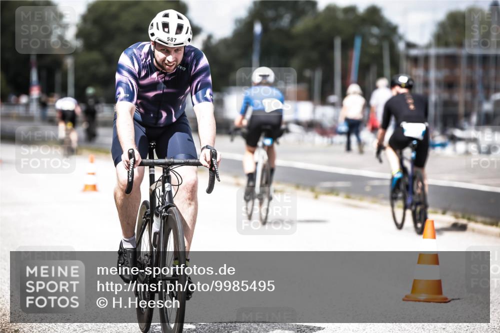 16.08.2026 - KN Förde Triathlon 2026 H.Heesch http://msf.ph/oto/9985495 16.08.2026 13:05:23 Radfahren 511, 579, 587 meine-sportfotos.de