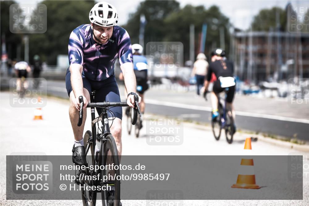 16.08.2026 - KN Förde Triathlon 2026 H.Heesch http://msf.ph/oto/9985497 16.08.2026 13:05:23 Radfahren 511, 579, 587 meine-sportfotos.de