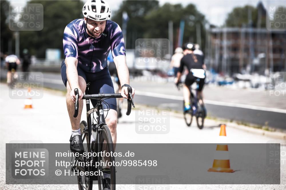16.08.2026 - KN Förde Triathlon 2026 H.Heesch http://msf.ph/oto/9985498 16.08.2026 13:05:23 Radfahren 511, 579, 587 meine-sportfotos.de